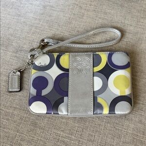 COACH Madison Gray Opt Art Small 6”x4” Wristlet Preloved